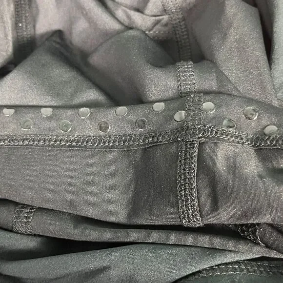 Rabbit Black Running Skort size XS pockets on side & Reflective zipper back - Picture 8 of 8